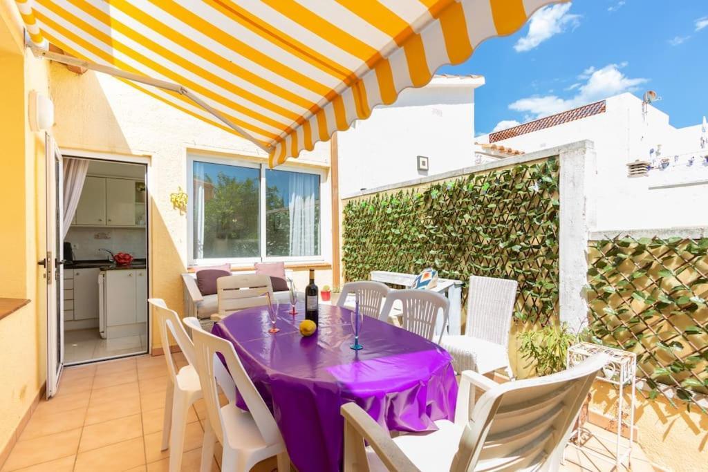S46-Casa De Vacaciones Climatizada Con Piscina, En El Centro Junto Al Mar, Barbacoa Y Wiifi エンプリアブラバ エクステリア 写真