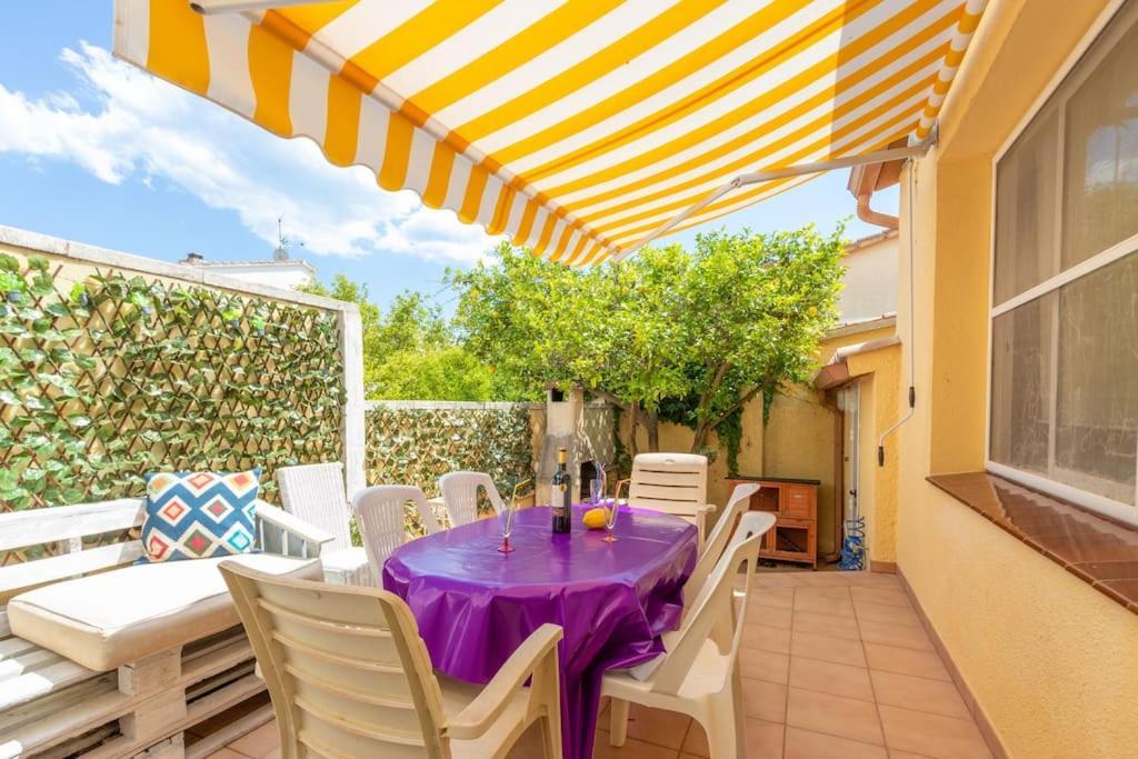 S46-Casa De Vacaciones Climatizada Con Piscina, En El Centro Junto Al Mar, Barbacoa Y Wiifi エンプリアブラバ エクステリア 写真