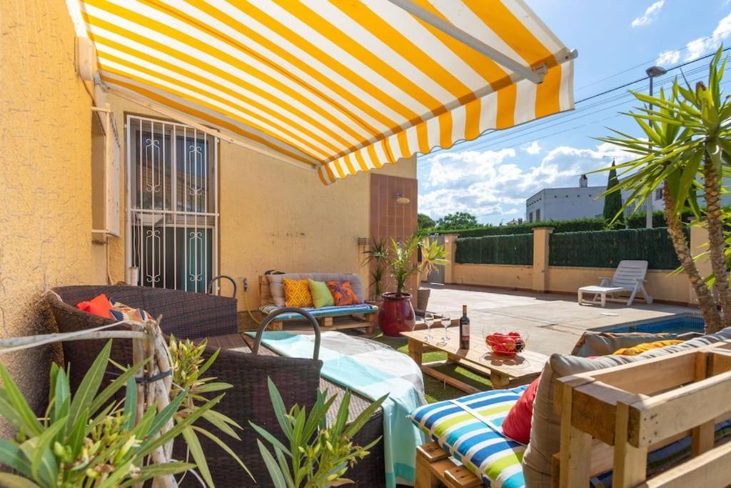 S46-Casa De Vacaciones Climatizada Con Piscina, En El Centro Junto Al Mar, Barbacoa Y Wiifi エンプリアブラバ エクステリア 写真