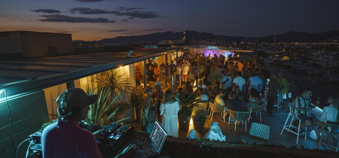S46-Casa De Vacaciones Climatizada Con Piscina, En El Centro Junto Al Mar, Barbacoa Y Wiifi エンプリアブラバ エクステリア 写真