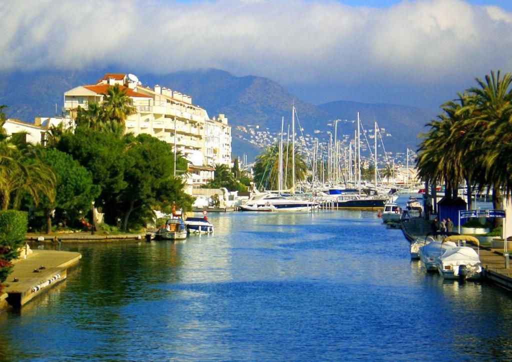 S46-Casa De Vacaciones Climatizada Con Piscina, En El Centro Junto Al Mar, Barbacoa Y Wiifi エンプリアブラバ エクステリア 写真