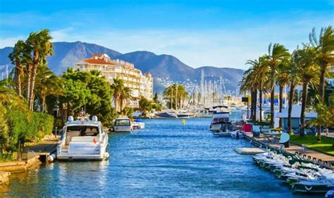 S46-Casa De Vacaciones Climatizada Con Piscina, En El Centro Junto Al Mar, Barbacoa Y Wiifi エンプリアブラバ エクステリア 写真